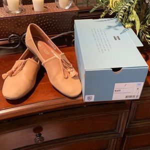 TOMS flats. Size 9